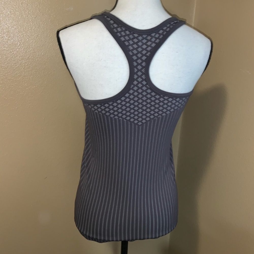 Athleta gray medium GUC racerback gym tank top - Picture 6 of 7